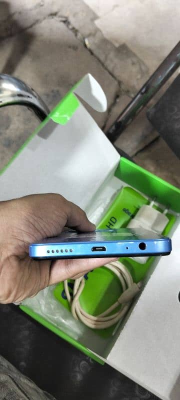 infinix smart 7 HD 2+2 4 /64 tan by 10/9 kadition 4