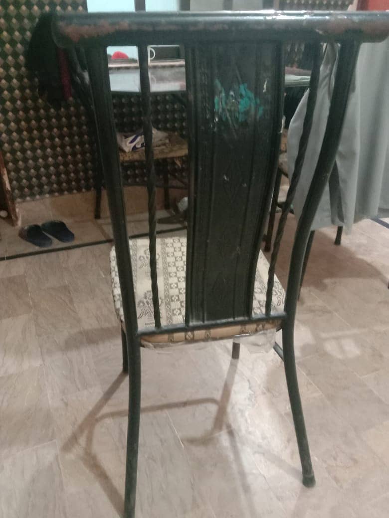 DINING TABLE WITH 4 CHAIRS 3