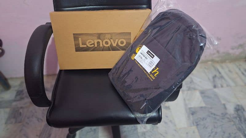 Lenovo V14 G3 24GB/256GB i5-1235U 1