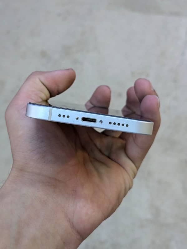 Iphone 12 White Colour 2