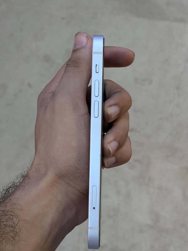 Iphone 12 White Colour 3