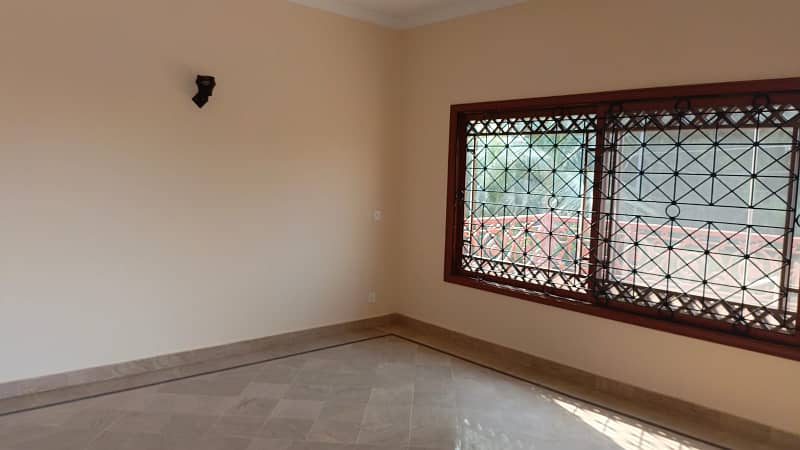 500 Yards Portion for Rent in DHA Phase 5 Karachi 7