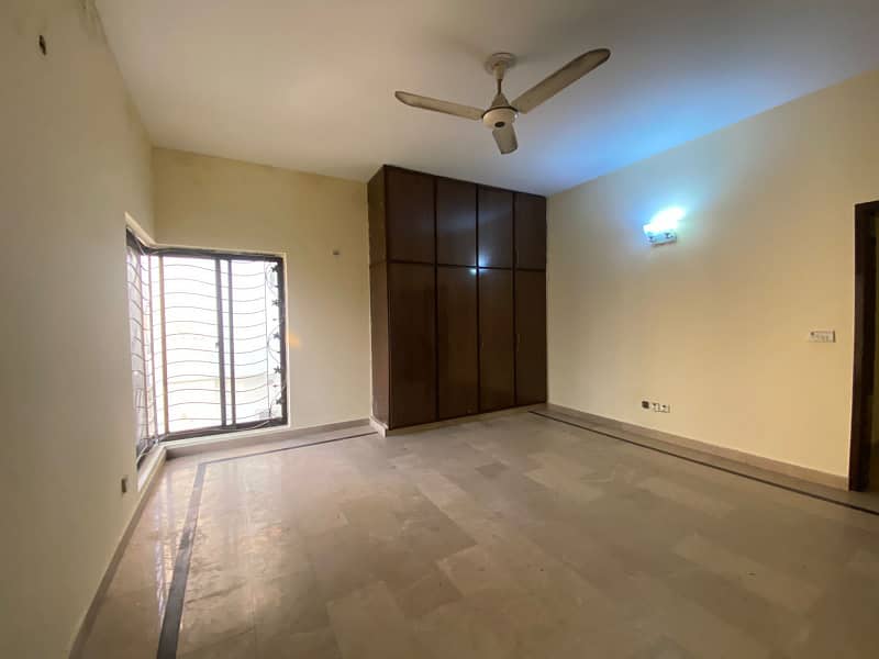 1 kanal Upper Portion / Separate Entrance Available for Rent in State Life Phase 9