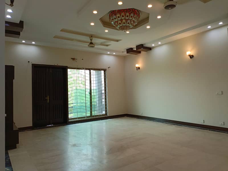 One Kanal Corner Double Unit House Available On Rent At Prime Location Of DHA Phase 06. 10