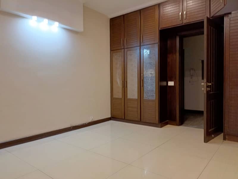 One Kanal Corner Double Unit House Available On Rent At Prime Location Of DHA Phase 06. 13