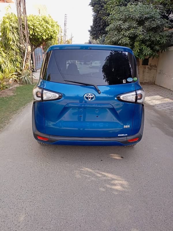 Toyota Sienta 2017 5