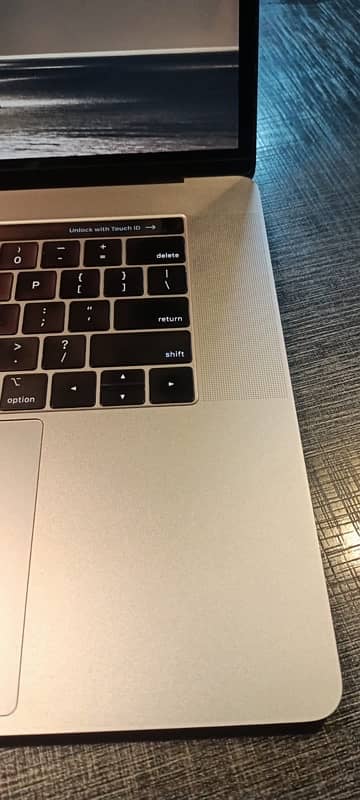 Apple macbook pro2018 2