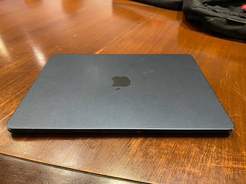 MacBook air m2 8-256gb 0