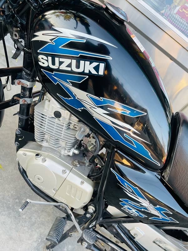 Suzuki Gs 150 SE 4