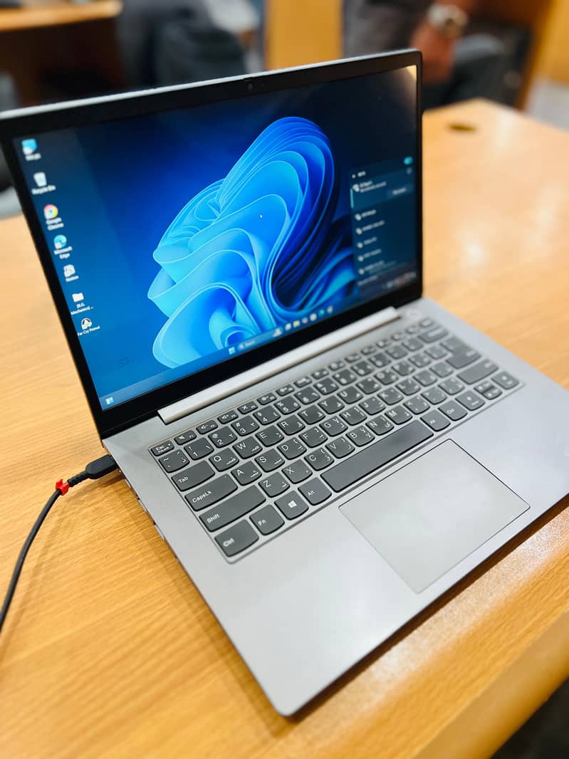 Lenovo Thinkbook i7 11 gen. 3