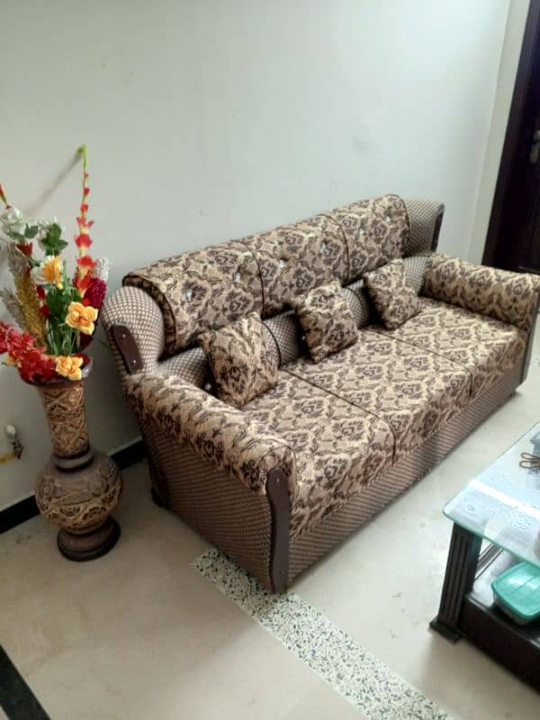 5 seater sofa for urgent sale 0