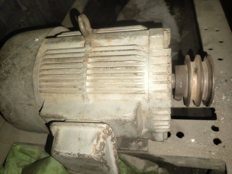 little king England 5hp 900 rpm motor 3