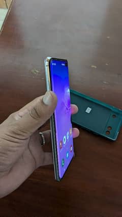 Aoa I am selling Samsung S10+