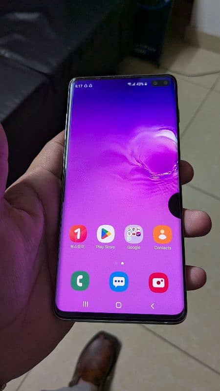 Aoa I am selling Samsung S10+ 1