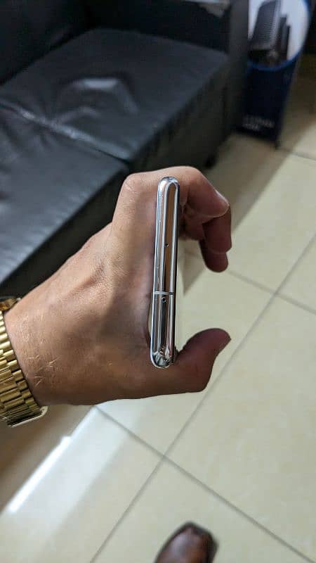 Aoa I am selling Samsung S10+ 4