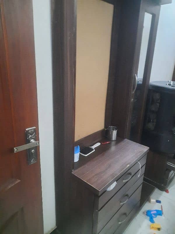 3 doors Divider & Dressing Table 3