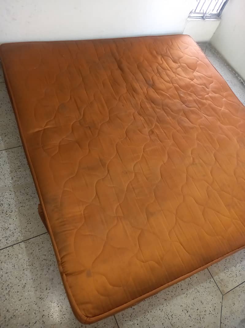 Spring mattress for sale - Comfort and durability at a great price. 1