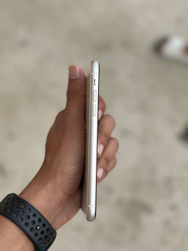 IPHONE 11 NON PTA 64GB FU 5