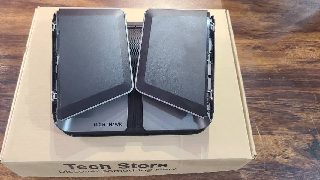 Netgear Nighthawk AX6000 WiFi 6 AX8 (RAX80) Branded Used (Box) 18