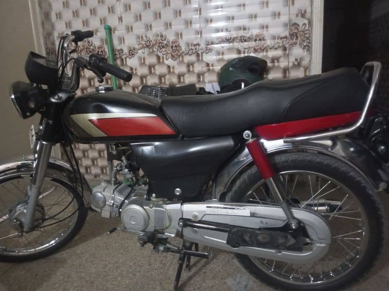 cd70 Honda first owner 10 by 10 condition 0