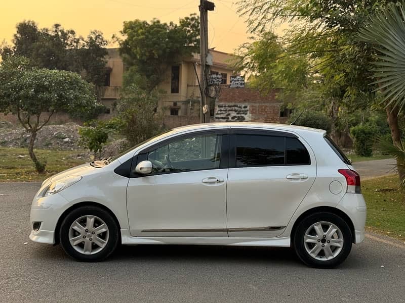 Toyota Vitz 2007 iLL Model 1300cc 4