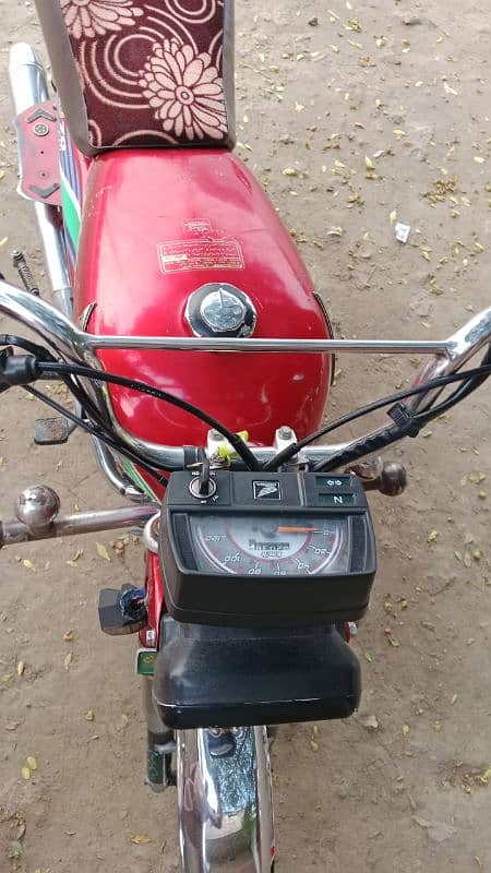 Honda CD70 17 modal 3