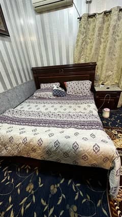 Elegant King Size Bed Set with Wardrobe & Dressing Table for Sale.