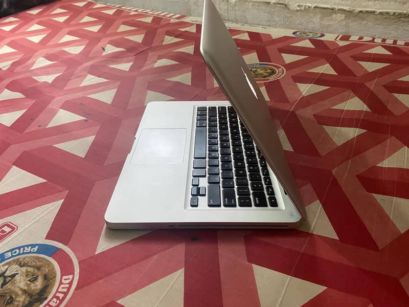 Macbook 2012- Mid Pro 13.3 Inches 4