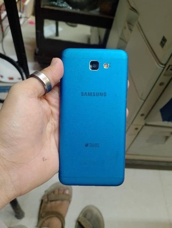 Samsung Galaxy J7 prime 1