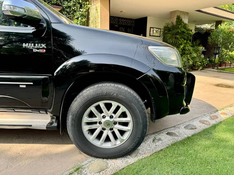 Toyota Hilux  2015 Vigo champ G 17