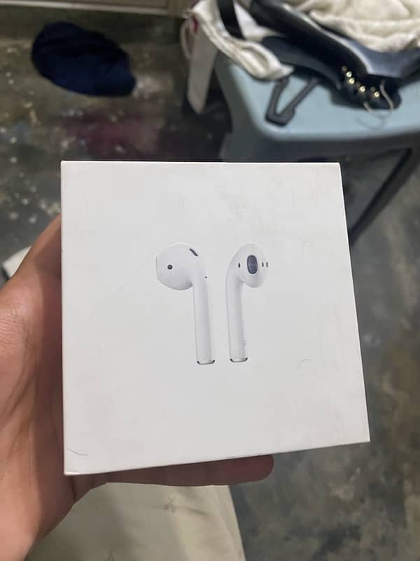 Apple AirPods 2nd generation original. 1