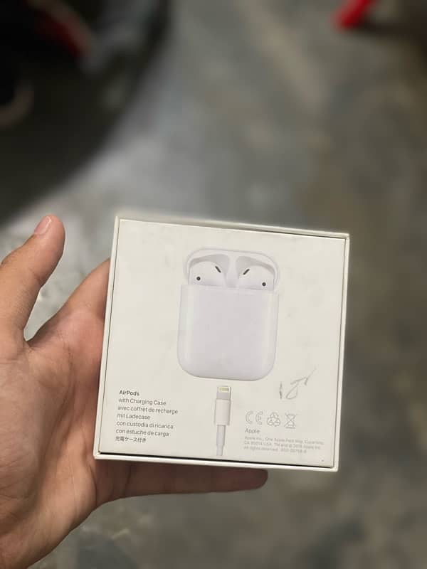 Apple AirPods 2nd generation original. 8