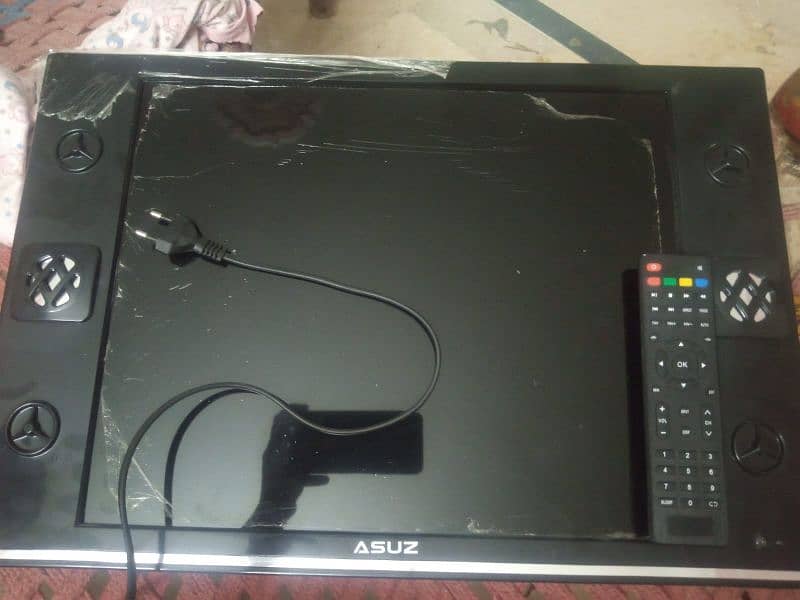 LED TV 10/10 CONDITION 0