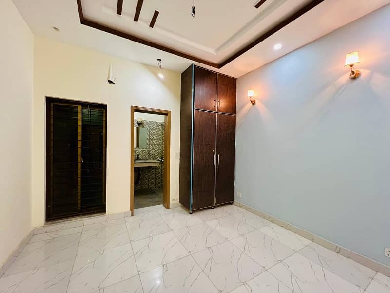 10 Marla Upper Portion Available For Rent In Canal Garden Near Bahria Town Lahore 0