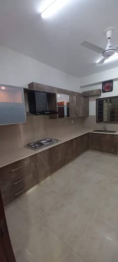 10 Marla 3 Beds Brand New Flat for Sale