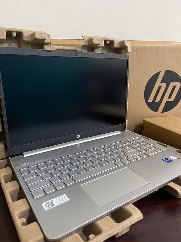 Hp Laptop 12th Generation Intel core i7 15s-fq5099TU 4