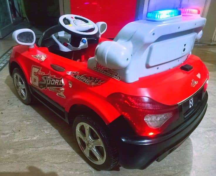 Kids imported police car lights,music,battery,all ok no need repairing 3