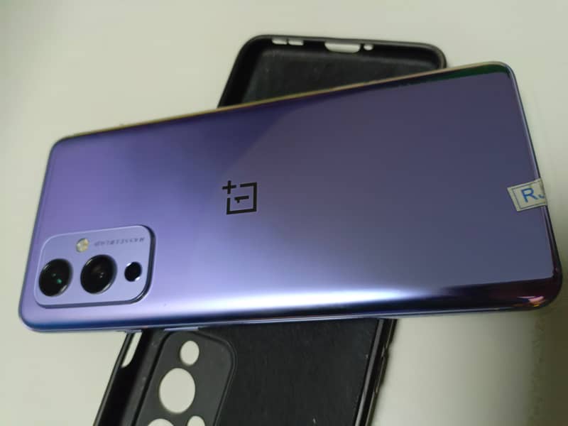 OnePlus 9 - 12GB 256GB - with original charger 1