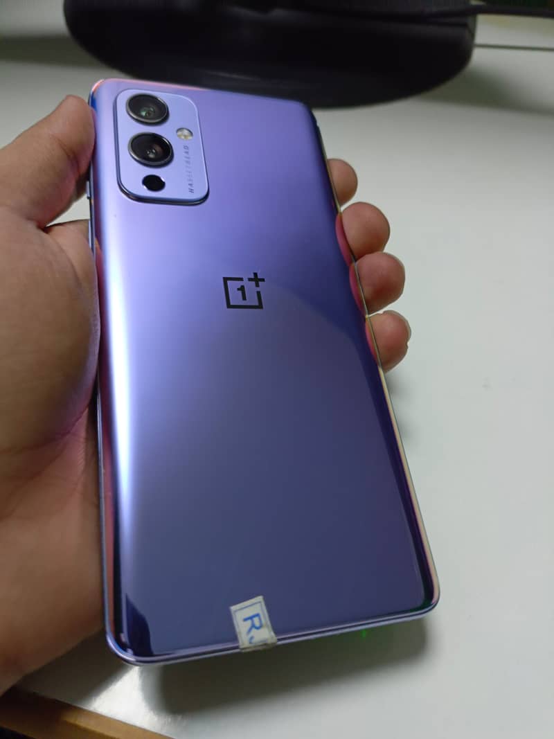 OnePlus 9 - 12GB 256GB - with original charger 5