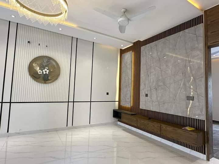 10 Marla Brand New Luxury Upper Portion With Lower Lock Available For Rent In DD BLOCK Bahria Town Lahore 1