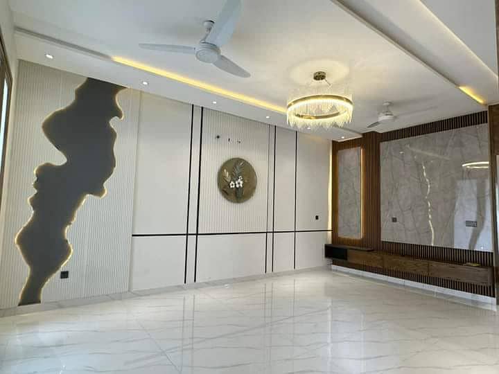 10 Marla Brand New Luxury Upper Portion With Lower Lock Available For Rent In DD BLOCK Bahria Town Lahore 2