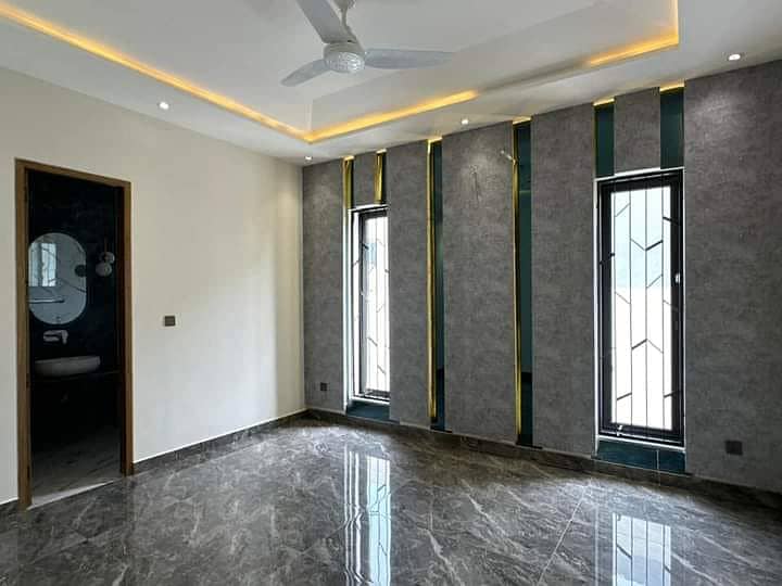 10 Marla Brand New Luxury Upper Portion With Lower Lock Available For Rent In DD BLOCK Bahria Town Lahore 3