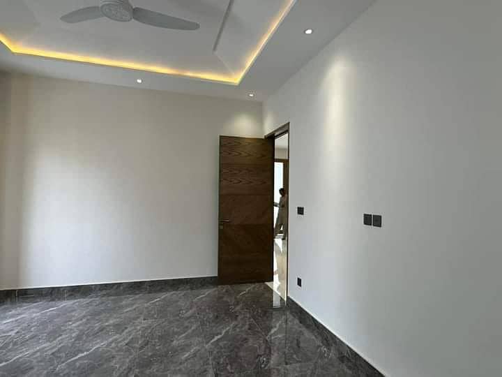 10 Marla Brand New Luxury Upper Portion With Lower Lock Available For Rent In DD BLOCK Bahria Town Lahore 5