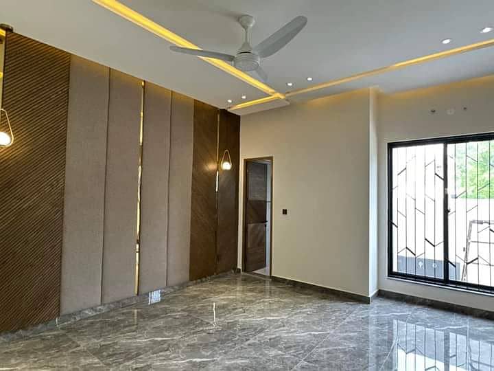 10 Marla Brand New Luxury Upper Portion With Lower Lock Available For Rent In DD BLOCK Bahria Town Lahore 8