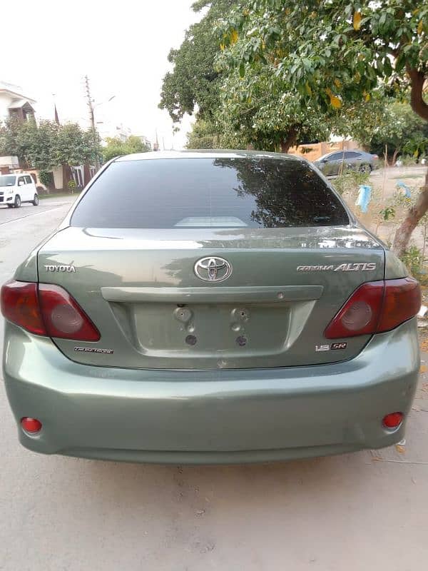 Toyota Corolla Altis 2010 3