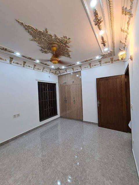 BRAND NEW 5 MARLA FULL HOUSE AVALIABLE FOR SALE SECTOR D BLOCK AA BB CC DD BAHRIA TOWN LAHORE 3