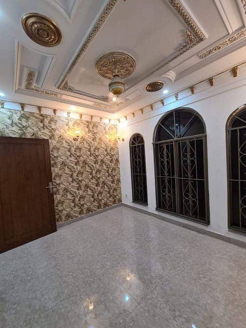 BRAND NEW 5 MARLA FULL HOUSE AVALIABLE FOR SALE SECTOR D BLOCK AA BB CC DD BAHRIA TOWN LAHORE 16