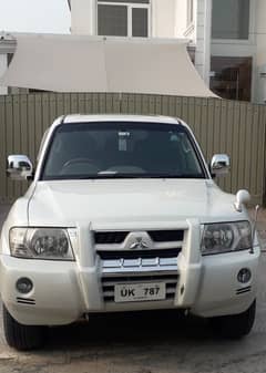 Mitsubishi Pajero 2004