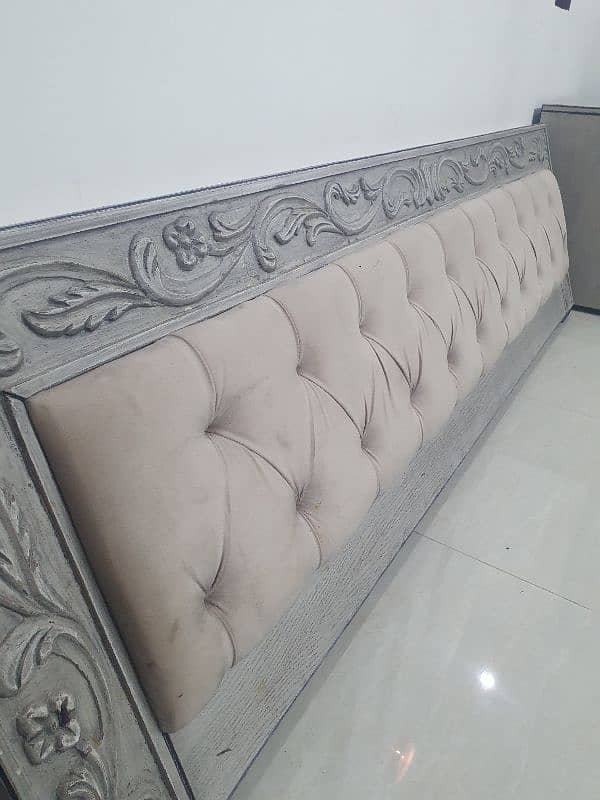 king size bed in good condition 2