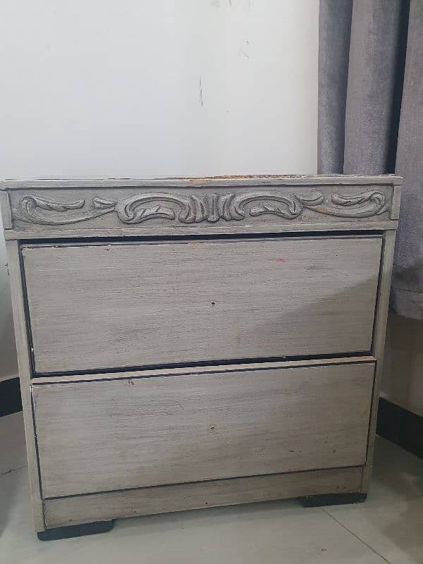 king size bed in good condition 9